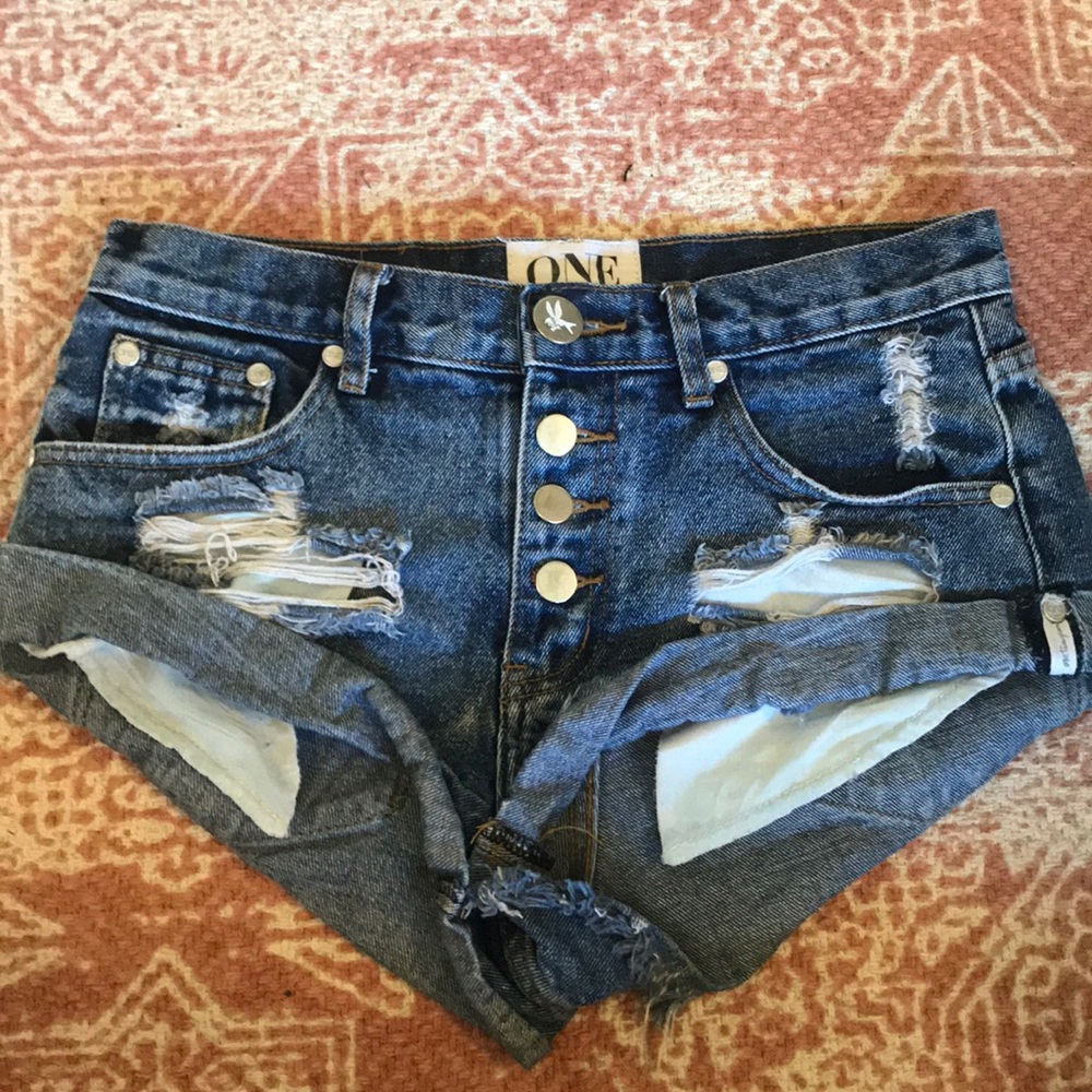 One Teaspoon bandit shorts ! Size 24